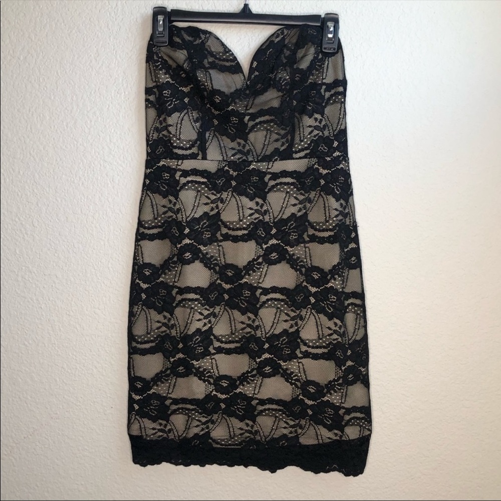 MOVING SALE - Lulus lace overlay sweetheart black cocktail dress